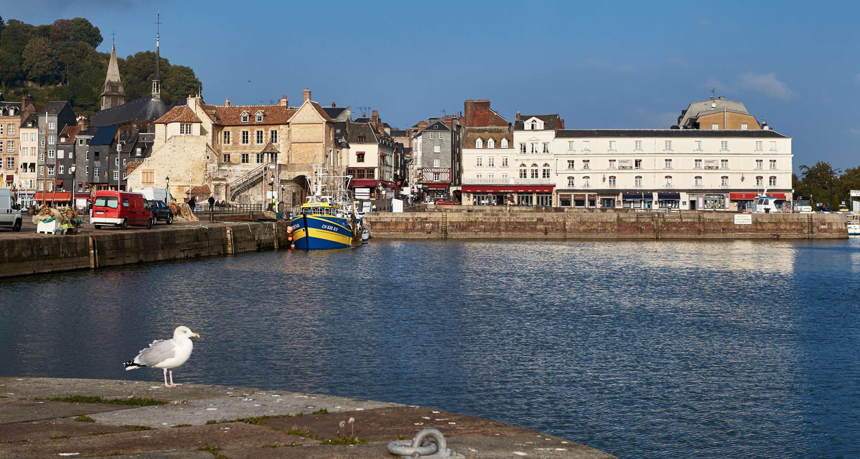 Best Western Le Cheval Blanc -Vue Sur Le Port-Plein Centre Ville Honfleur Exterior photo